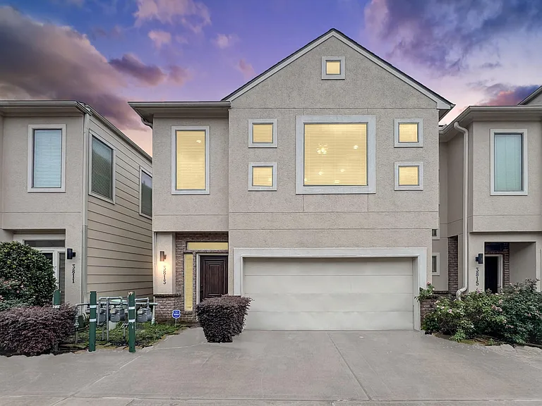 3813 Centerplaza Dr — Photo 1