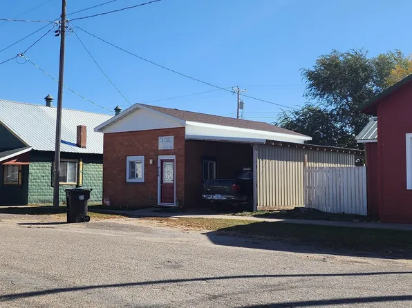 226 Main St NE, New Albin, IA 52160