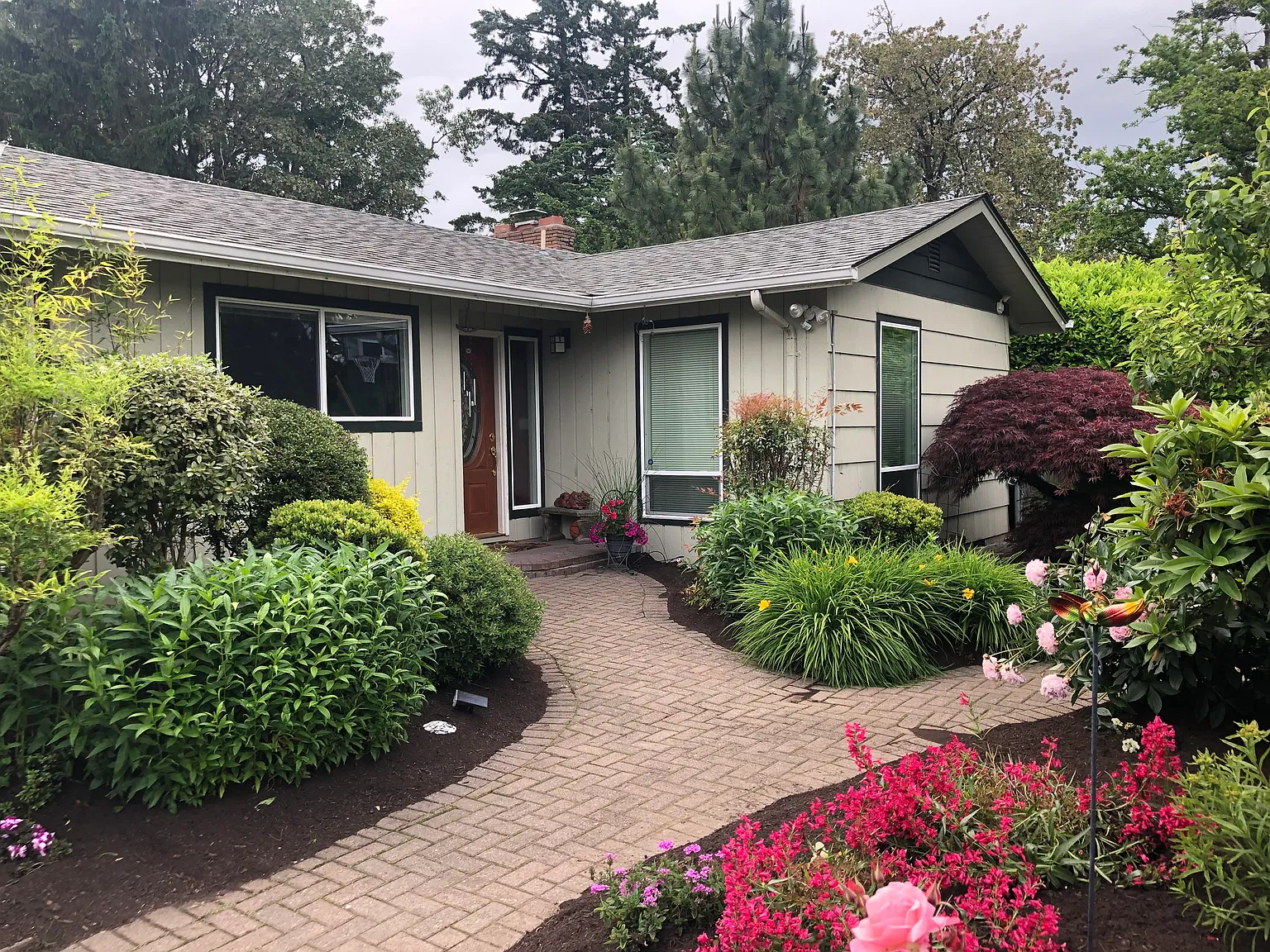 4 bed, 2277 sqft, $5,400 — Photo 2
