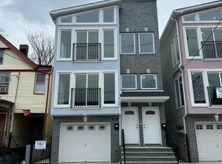 169 3rd St, Newark, NJ 07107