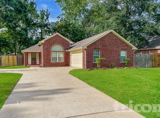 729 Forest Lane Dr, Conroe, TX 77302