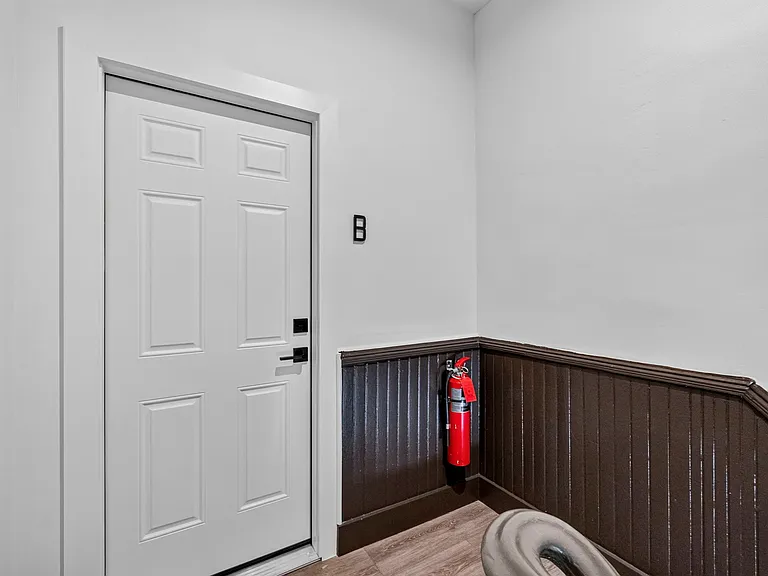260 Walker St #A — Photo 10