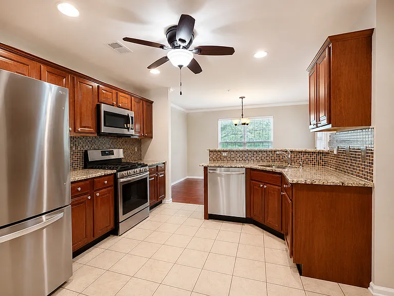 116 Wallace Ct — Photo 7