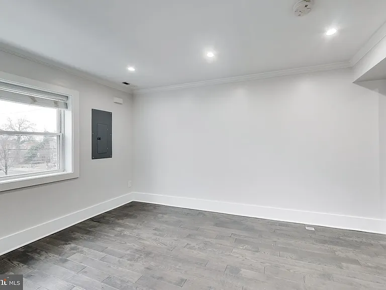 5031 H St SE #4 — Photo 11