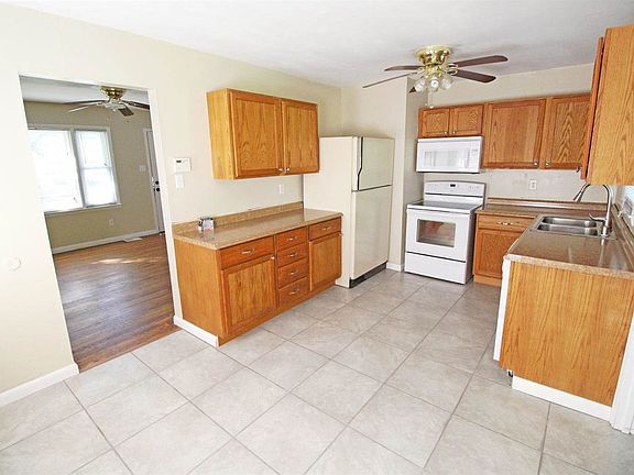 5th image of 2465 Butternut Hill Ct