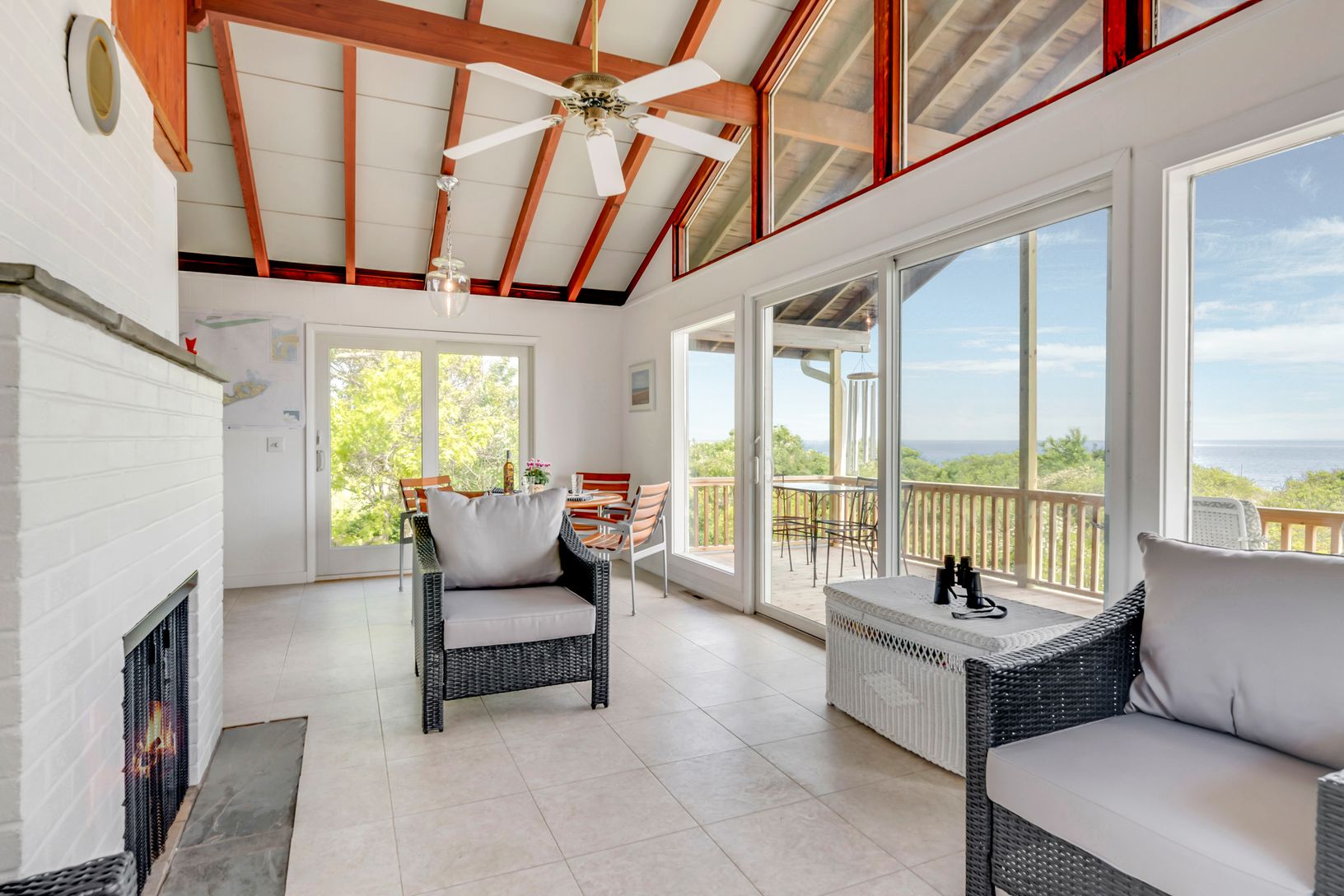   spacious living room  