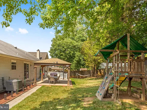 14 Thornberry Ln, Stafford, VA 22556