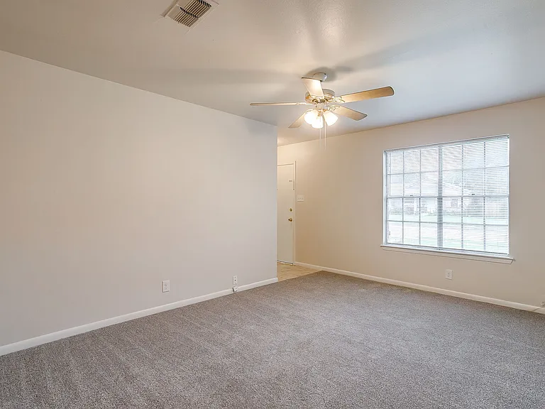 816 E Mustang St — Photo 7