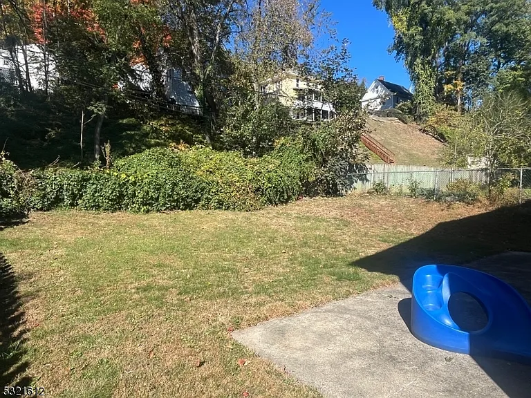 65 Wetmore Ave — Photo 11