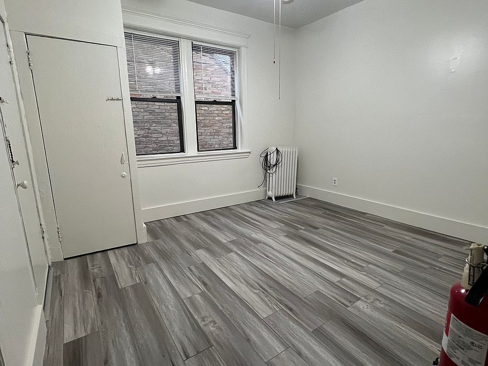 2nd image of 1467 W Cuyler Ave APT 2C