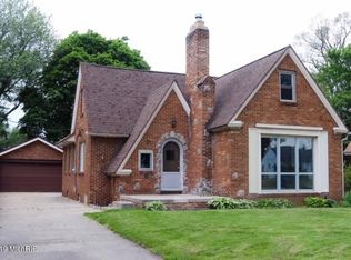 31 Buckingham St SW, Wyoming, MI 49548