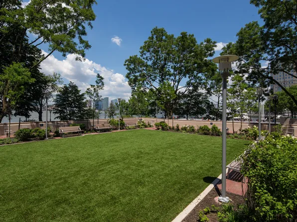 375 South End Avenue image 12 of 13