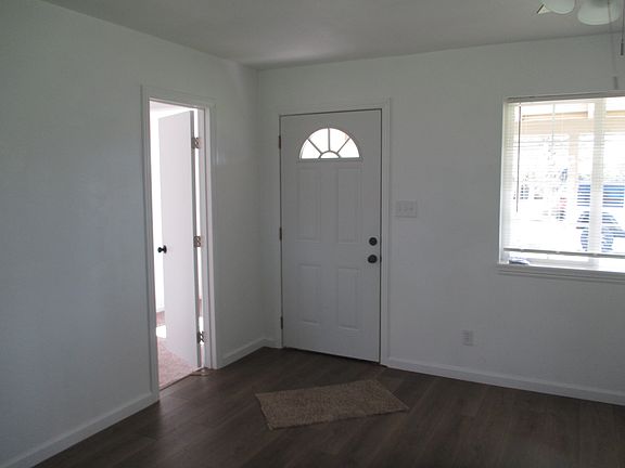 5th image of 15 La Palma Dr