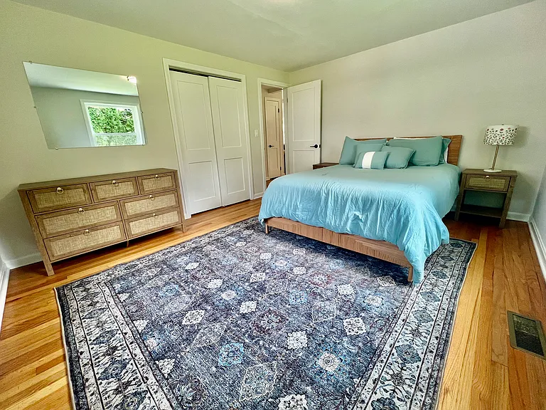 3 Bayview Ave — Photo 12