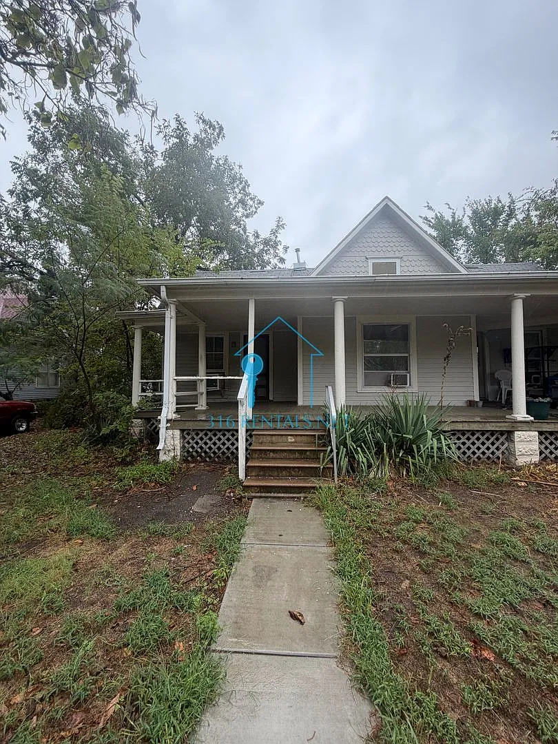 326 E 9th St — Photo 1