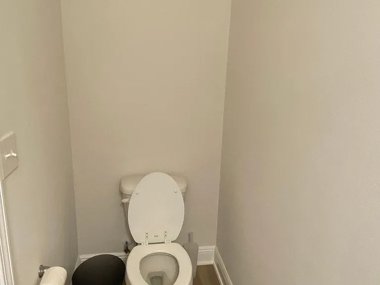 7670 Shadow Lake Dr — Photo 2
