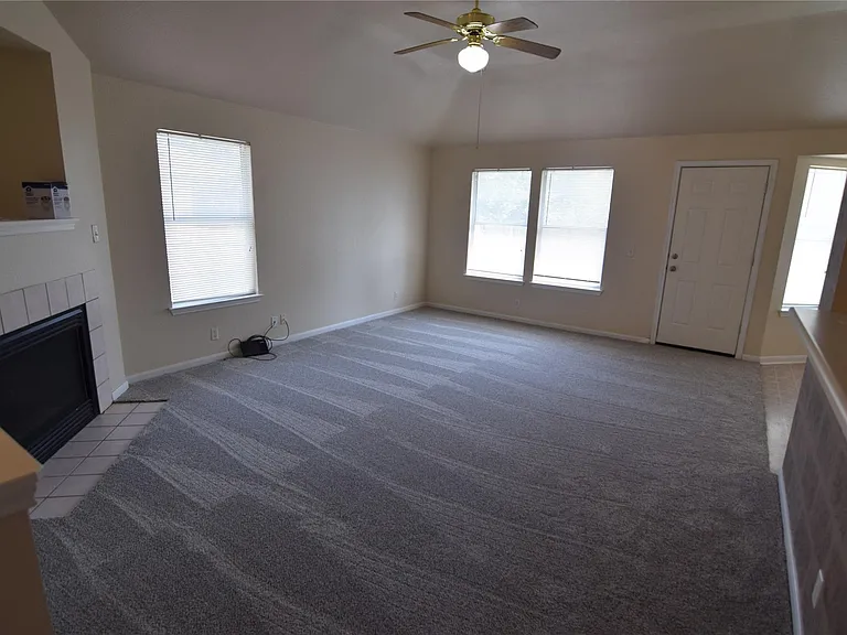 380 Zebra Dr — Photo 3