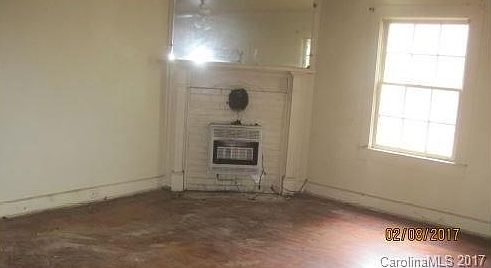 2nd image of 1840 Old Ballpark Rd