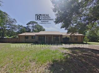 5263 Four Lake Dr, Crestview, FL 32539