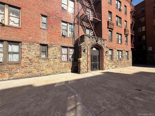 106 Highland Ave