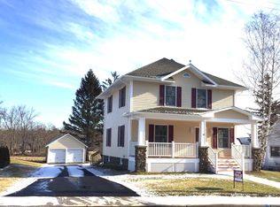 18 Main St, Hampton, NJ 08827