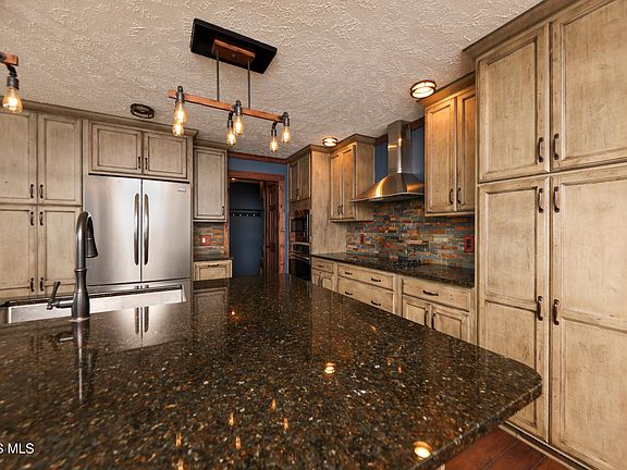 3rd image of 13074 Township Road 152