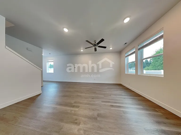 7718 Selah St SW — Photo 8