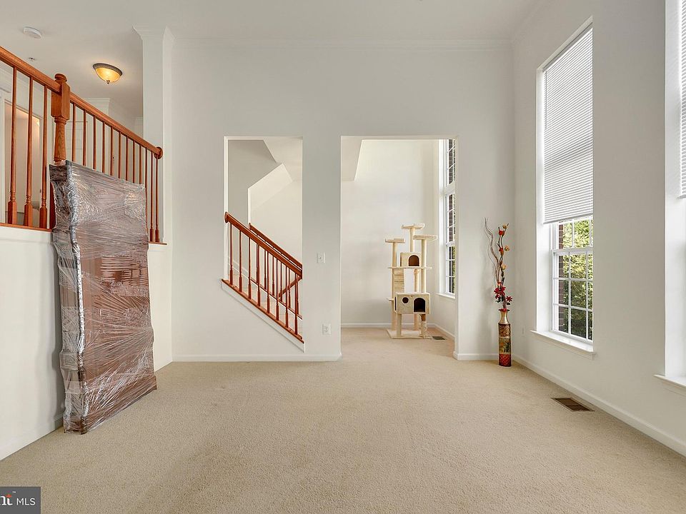 1st image of 905 Pine Forest Ln #2004