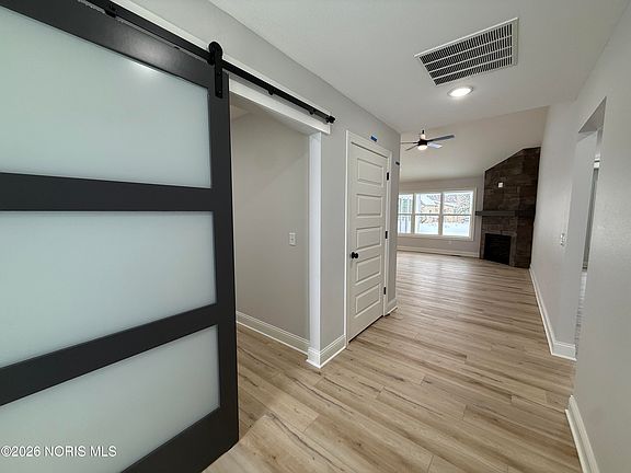 3rd image of 4550 Vineyard Rd