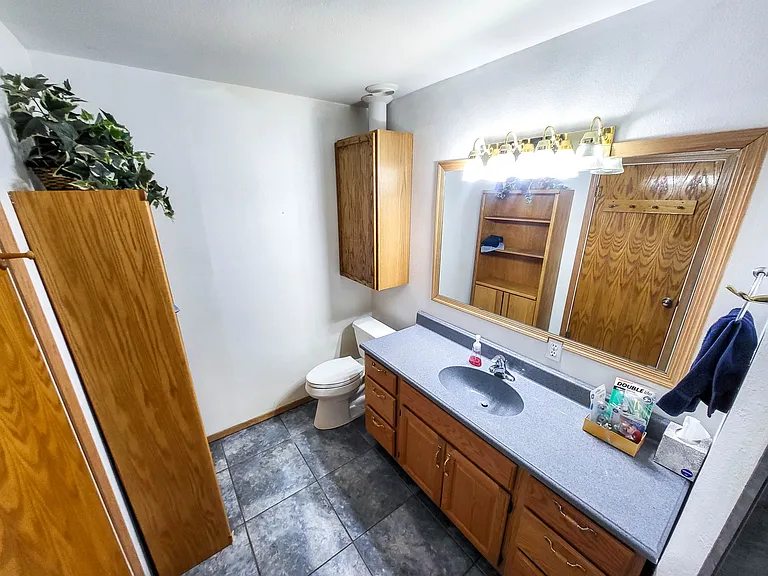 25 W Maverick Ln — Photo 15