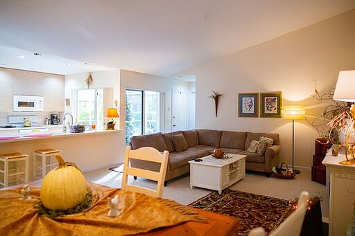 4th image of 1261 NW Sun Terrace Cir APT D