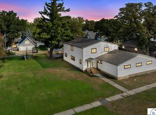 218 W 6th St, Blue Earth, MN 56013