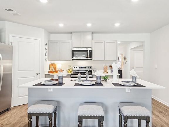 3rd image of 1728 Savannah Pass