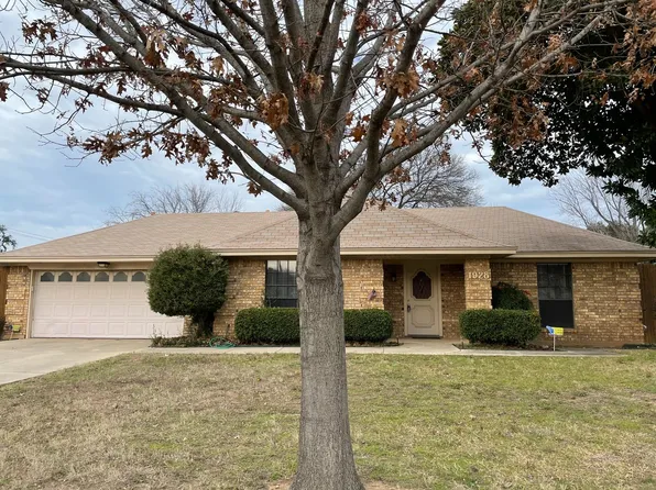 1928 Big Bend Dr, Grapevine, TX 76051