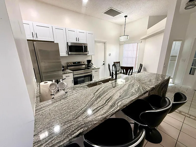 1049 Mourning Dove Ln — Photo 4