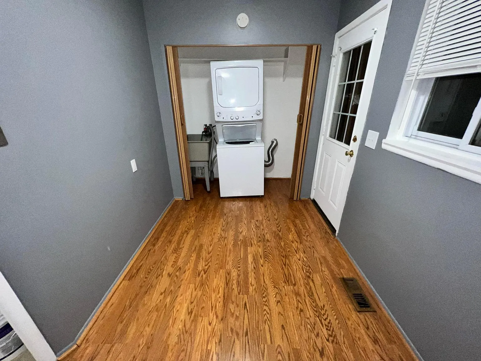3 bed, 912 sqft, $1,800 — Photo 4