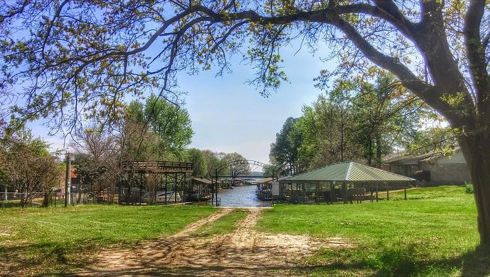 1st image of 206 Lake Front Dr