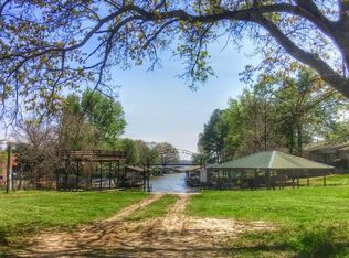 206 Lake Front Dr, Mabank, TX 75156
