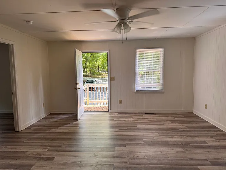 2218 Dixon St — Photo 2