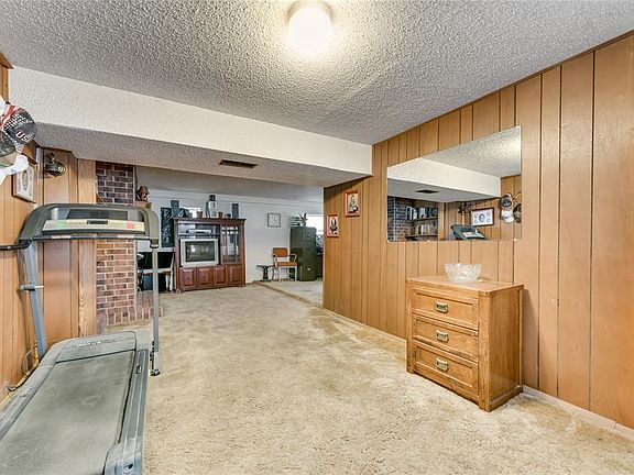 5th image of 3884 Thunder Point Dr