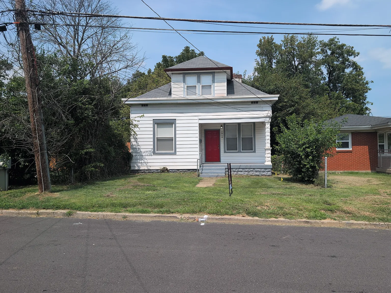 1313 Huntoon Ave — Photo 1