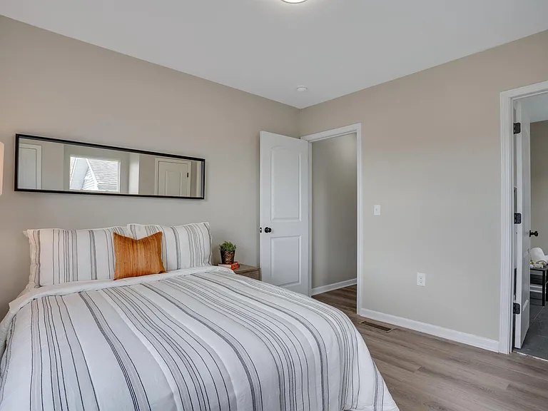 293 W Park Ave — Photo 14