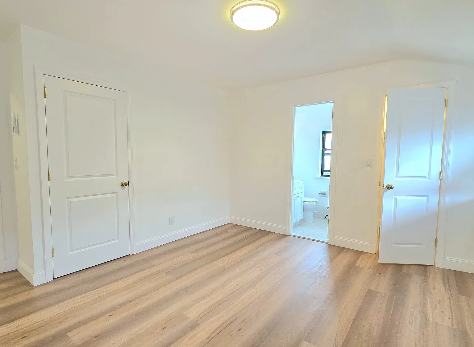 3 bed, 1.5 bath, 1400 sqft, $3,500 — Photo 3