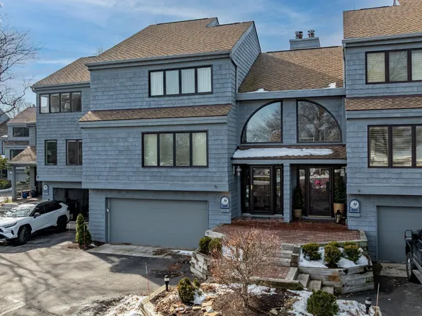 526 Mariner Vlg, Huron, OH 44839