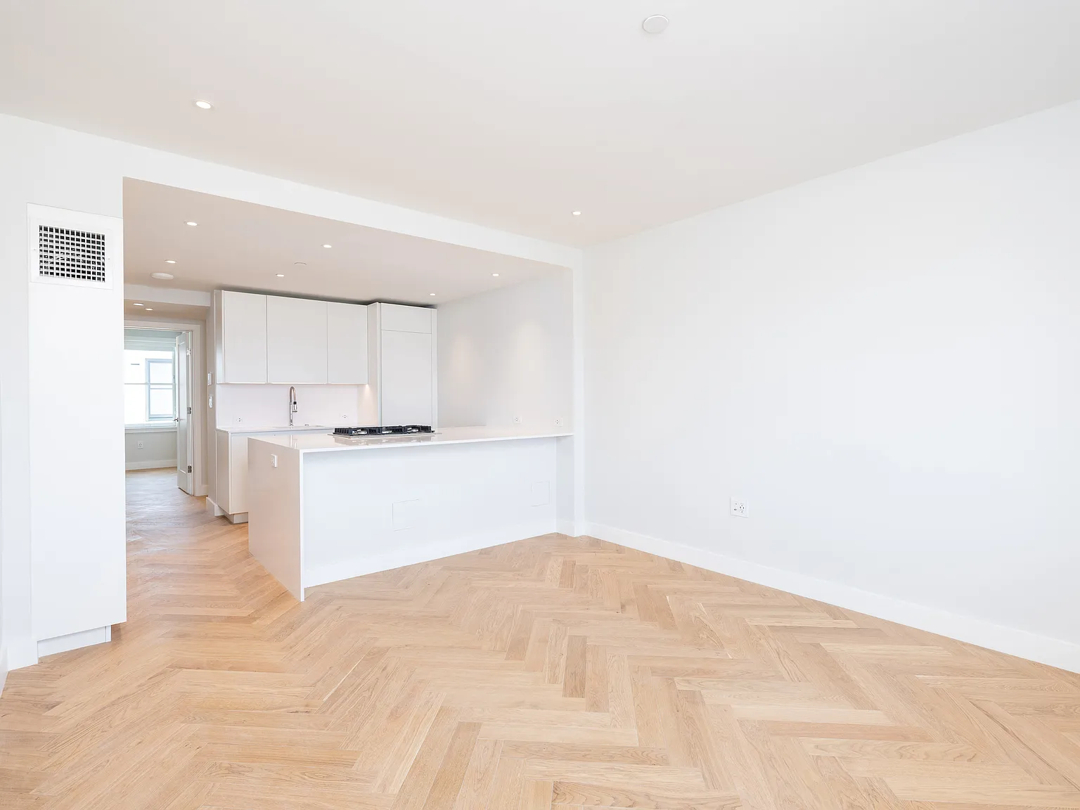 12 Commonwealth — Photo 2
