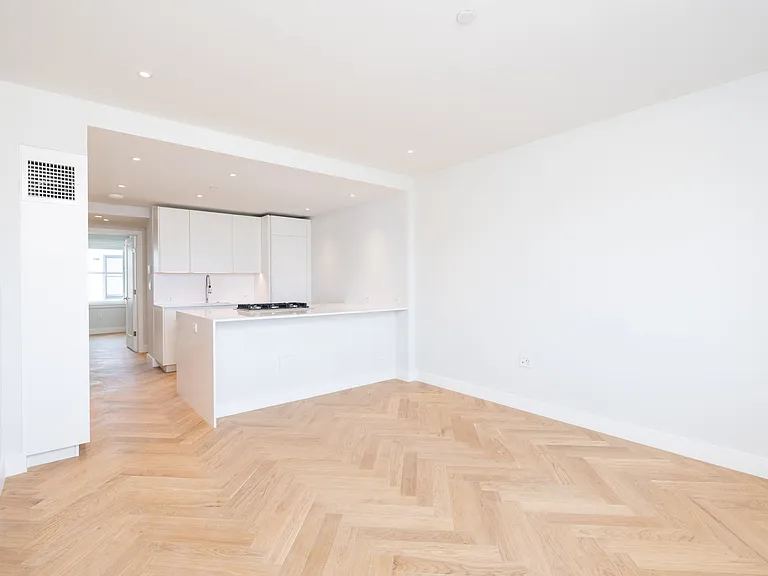 12 Commonwealth — Photo 2