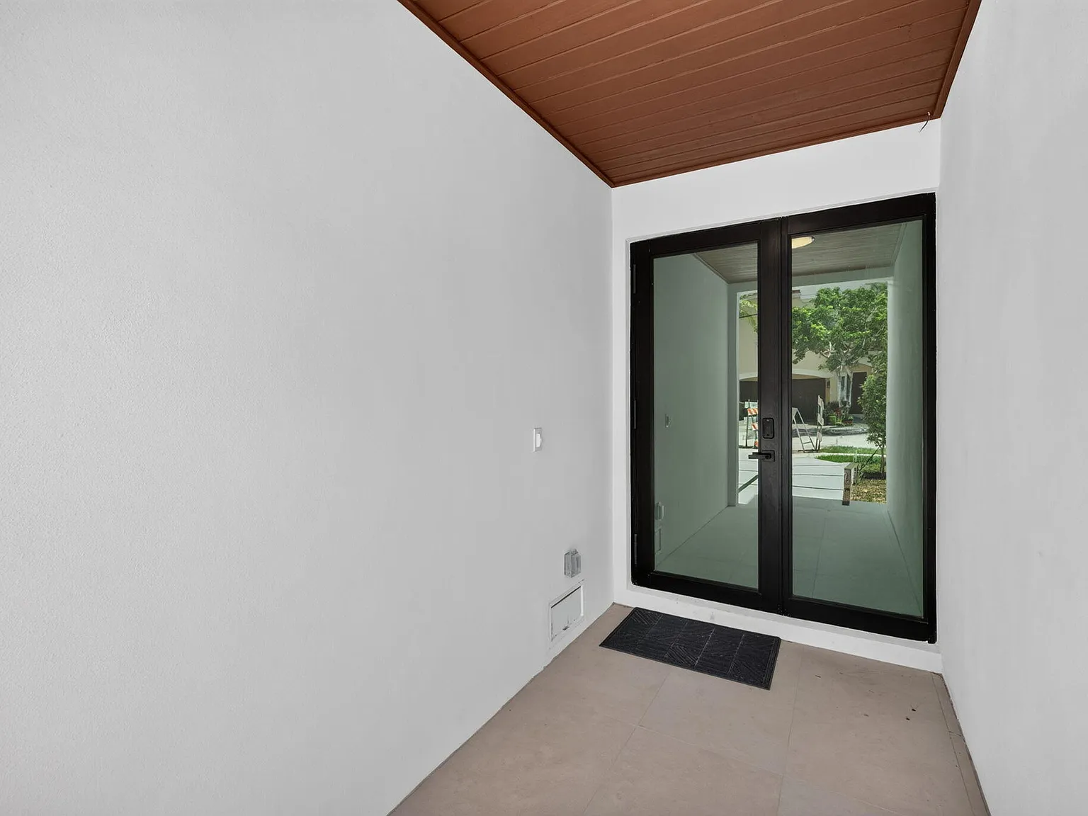 4 bed, 4.0 bath, 2565 sqft, $7,950 — Photo 4