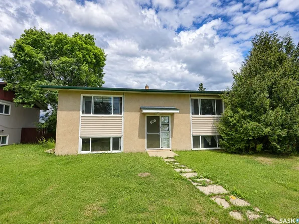 616 28th Street E, Prince Albert, SK S6V 1X9