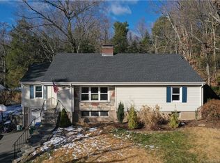 1029 Hopewell Rd, Glastonbury, CT 06033