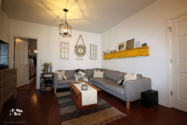 Rented by Bold New York | media 10